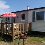 emplacement mobil-home et terrasse au camping de Keremma